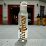 Personalisierte 2510 Jugend Feuerwehr-Trinkflasche aus recyceltem RPET | Jugendfeuerwehr Flasche mit Name & Stadt | BPA-frei & umweltfreundlich
